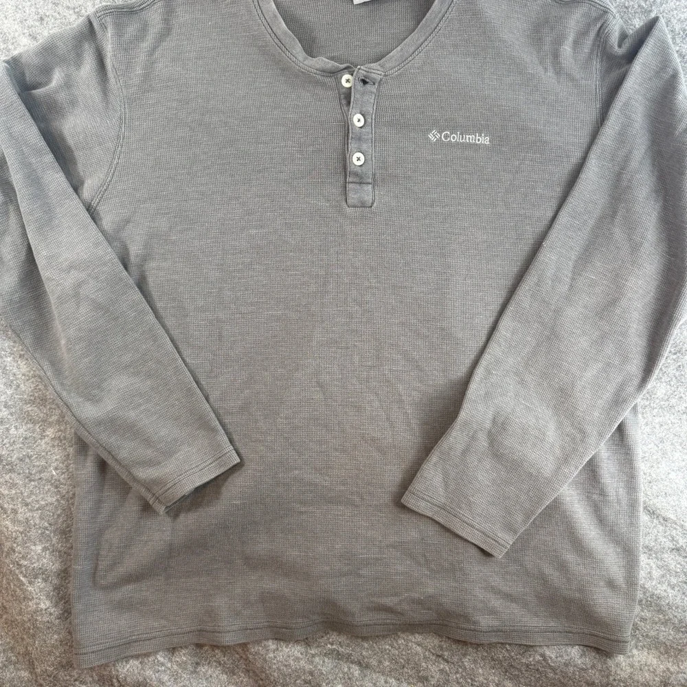 Columbia henley shirt